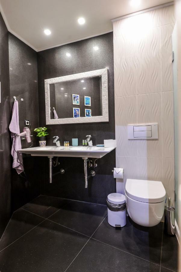 Champs-Elysees Sofia 2-Bdr, 2-Bthr Tsar Simeon Suite By Flat Mаnager Dış mekan fotoğraf